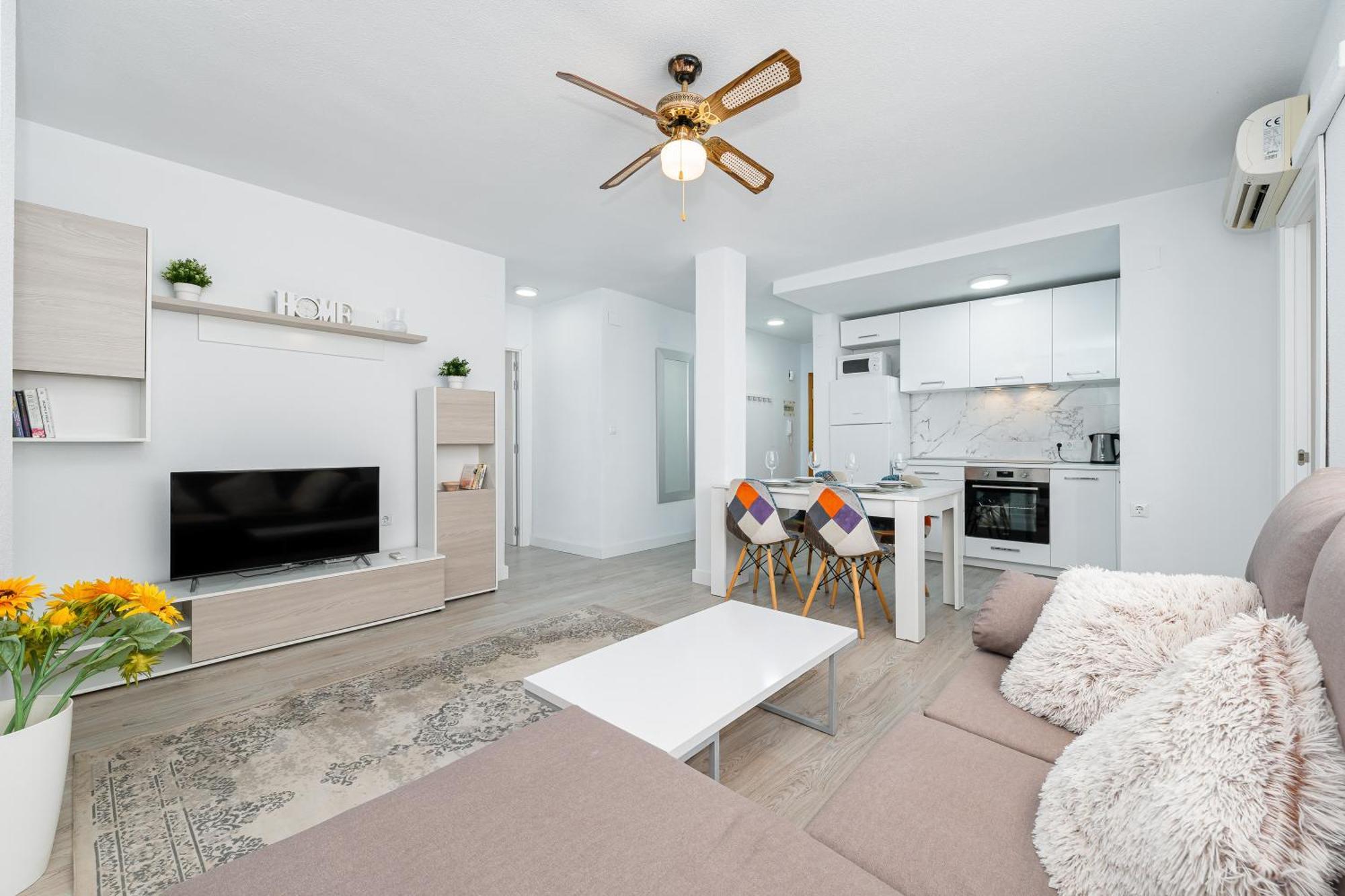 Apartamento En Centro Torrevieja Luaran gambar